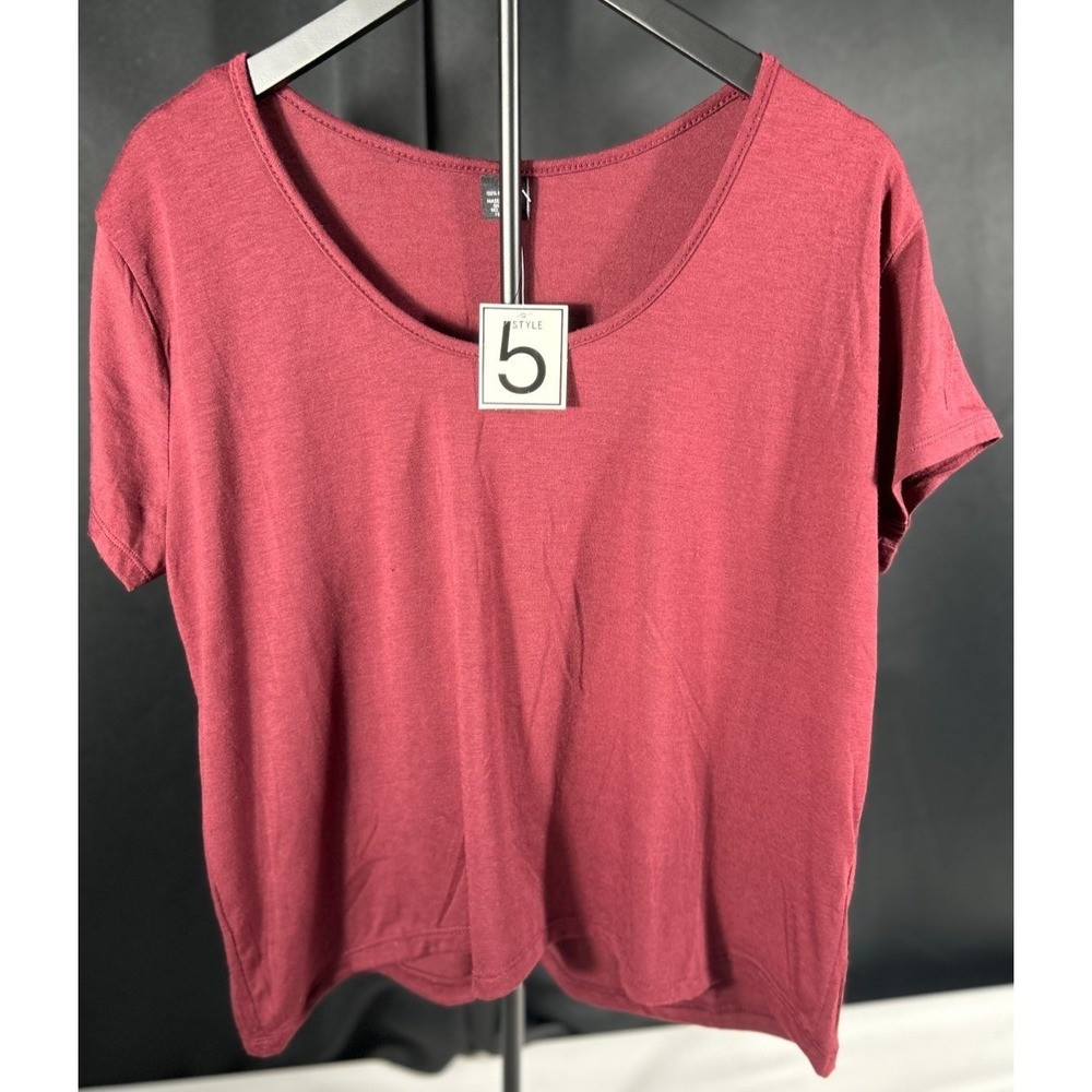 Style 5 Women's T-Shirt Medium‎ Red Burgundy Scoop Basic NEW Minimalist Capsule